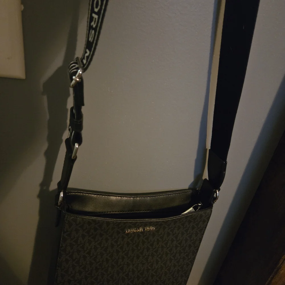 Michael Kors Black Crossbody Bag - Picture 1 of 7